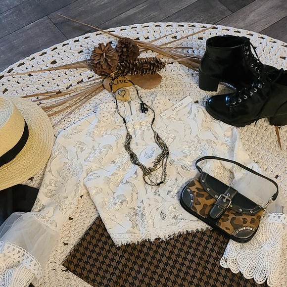 NWT BO HO WHITE LACE TOP MEDIUM - Picture 3 of 16